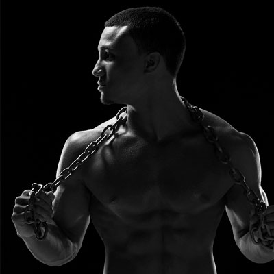 Studio - Model Holding Chain
